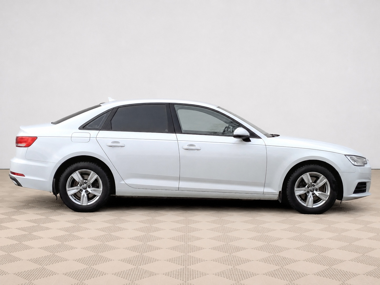 Audi - Audi A4, 2019