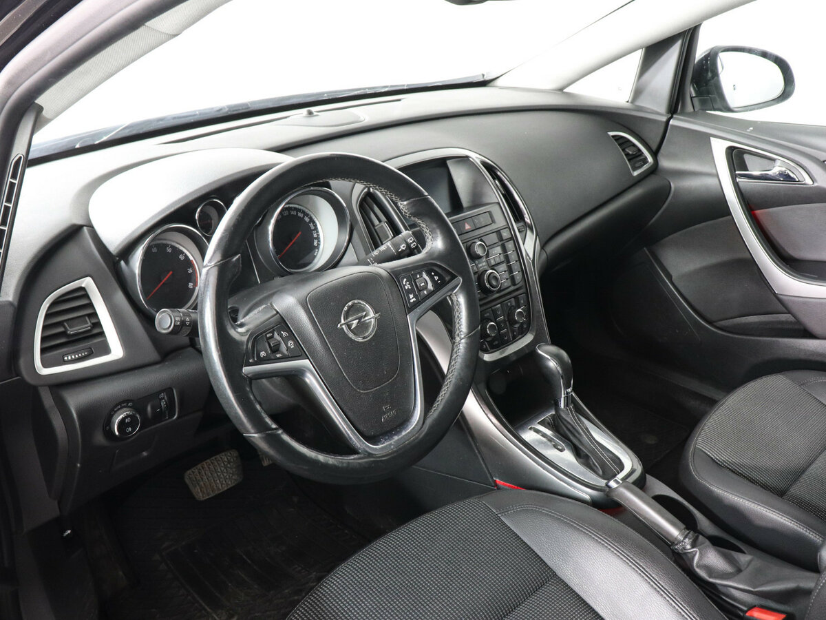 Opel - Opel Astra J Рестайлинг, 2012