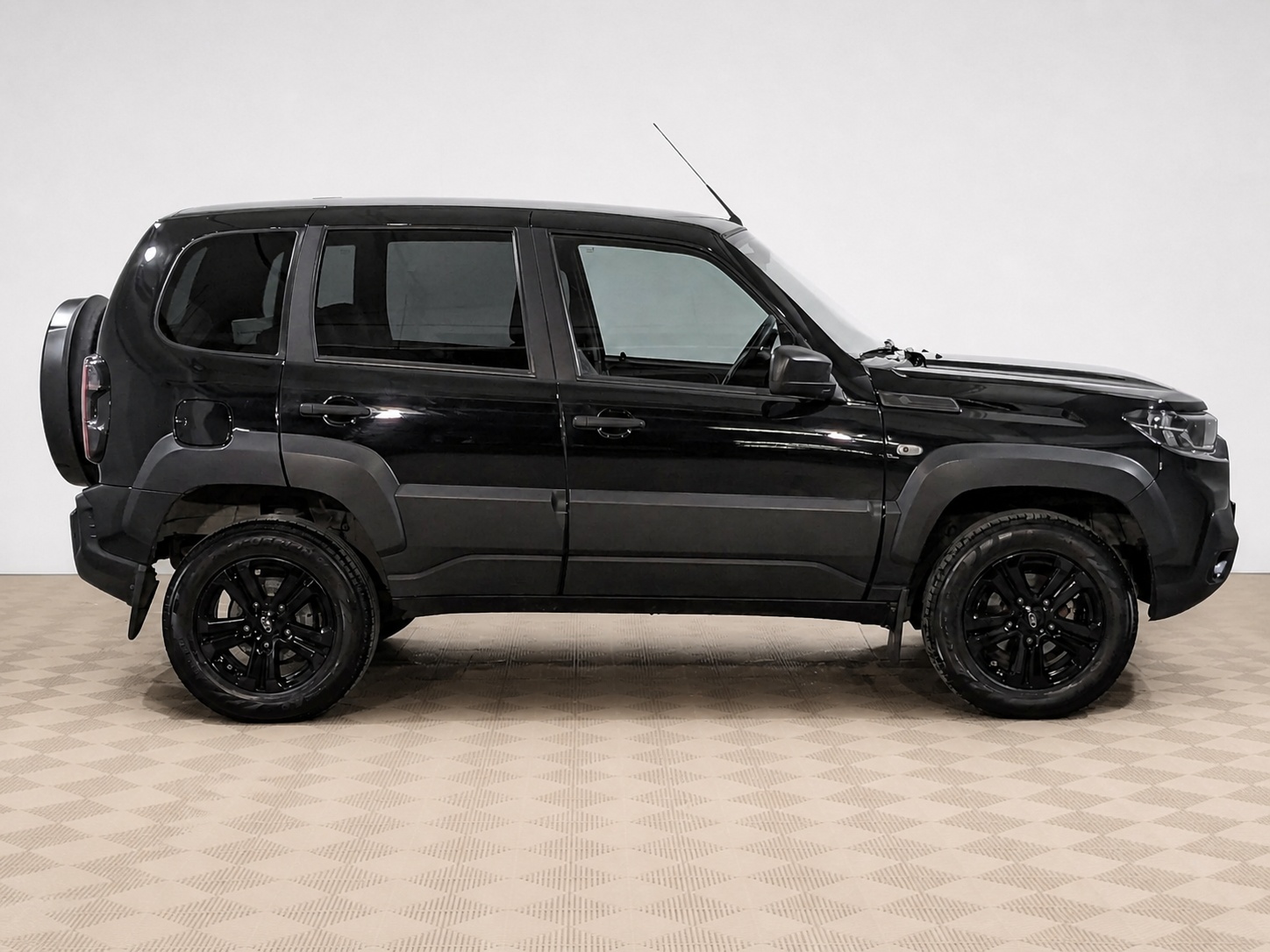 LADA (ВАЗ) - Lada Niva Travel, 2023