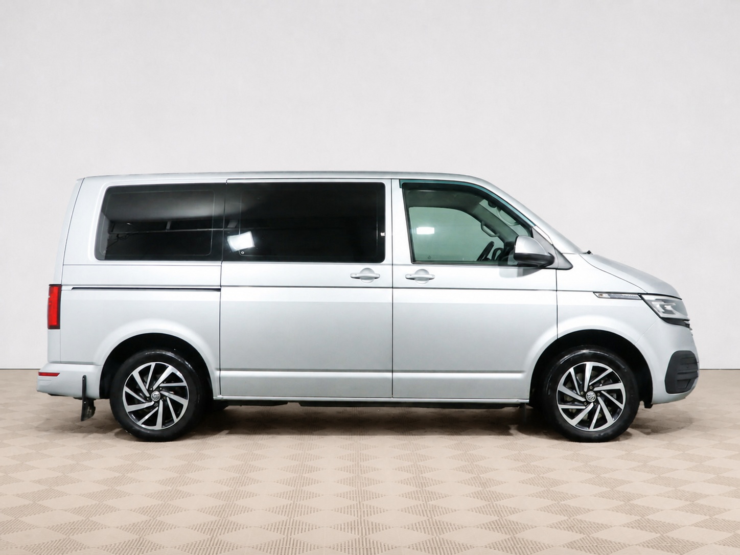 Volkswagen - Volkswagen Caravelle T6 Рестайлинг, 2020