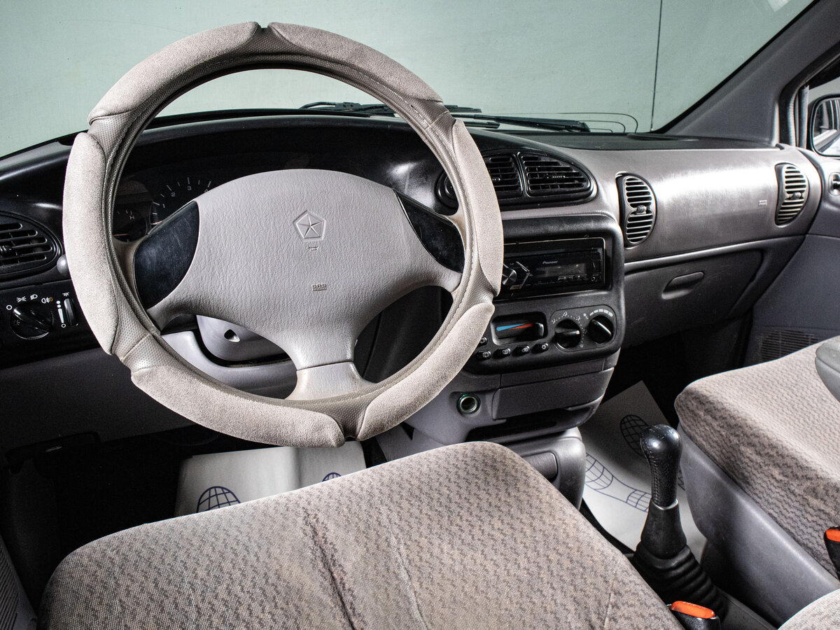 Chrysler - Chrysler Voyager III, 2000
