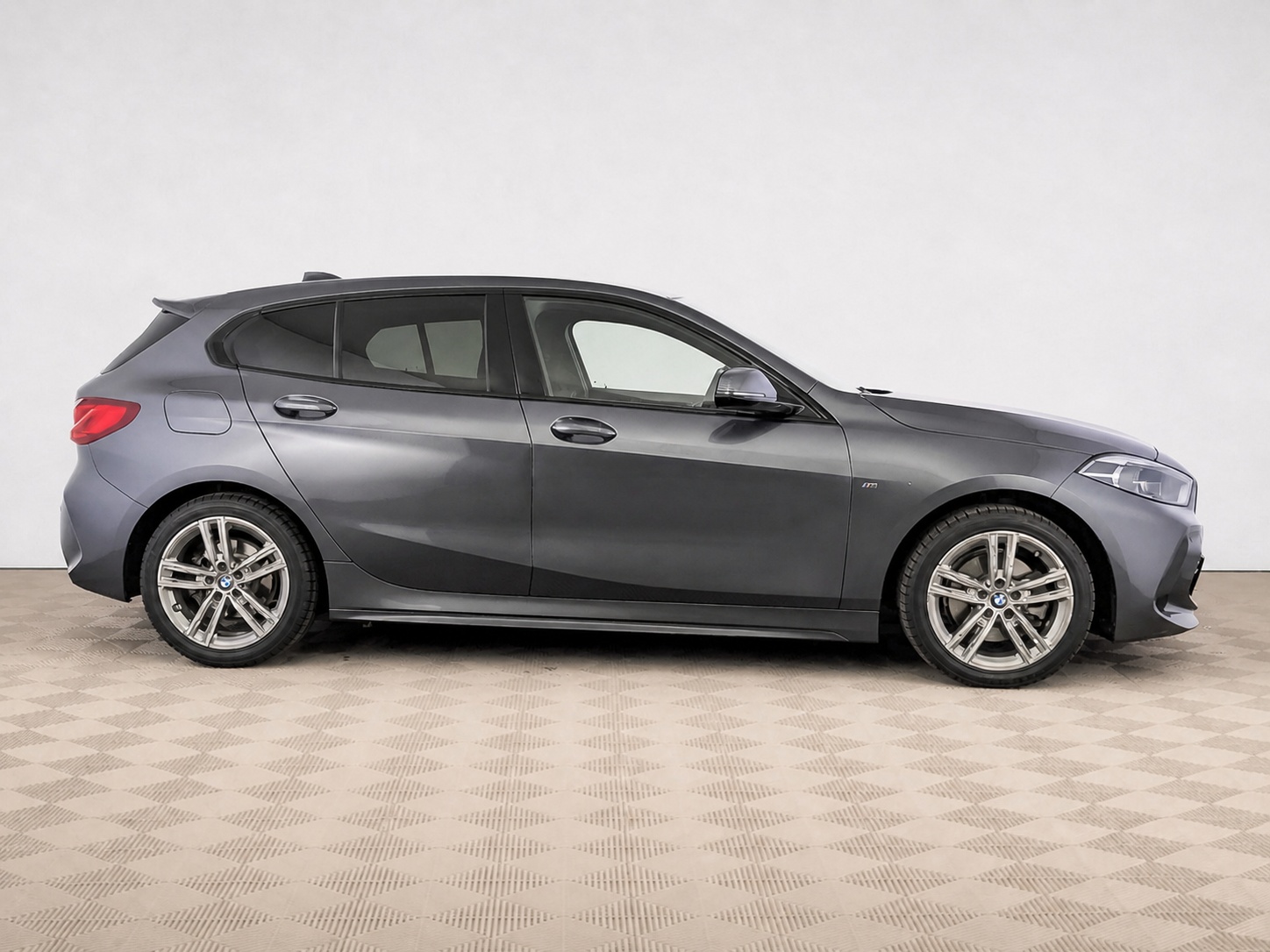 BMW - BMW 1 серии 118i III (F40), 2021