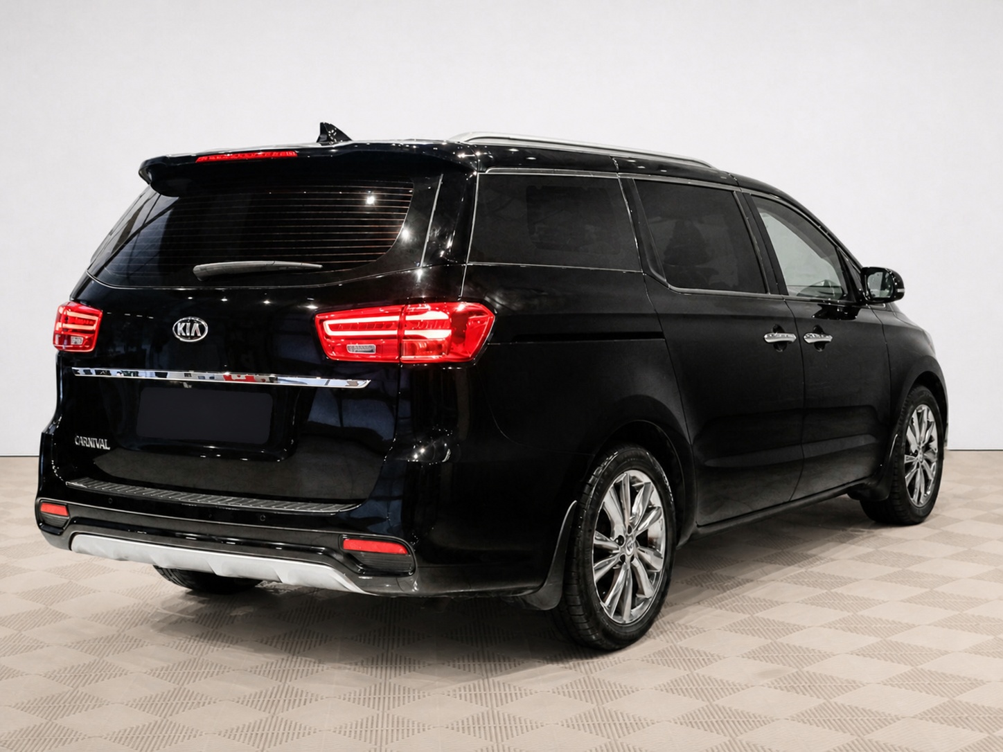 Kia - Kia Carnival III, 2019