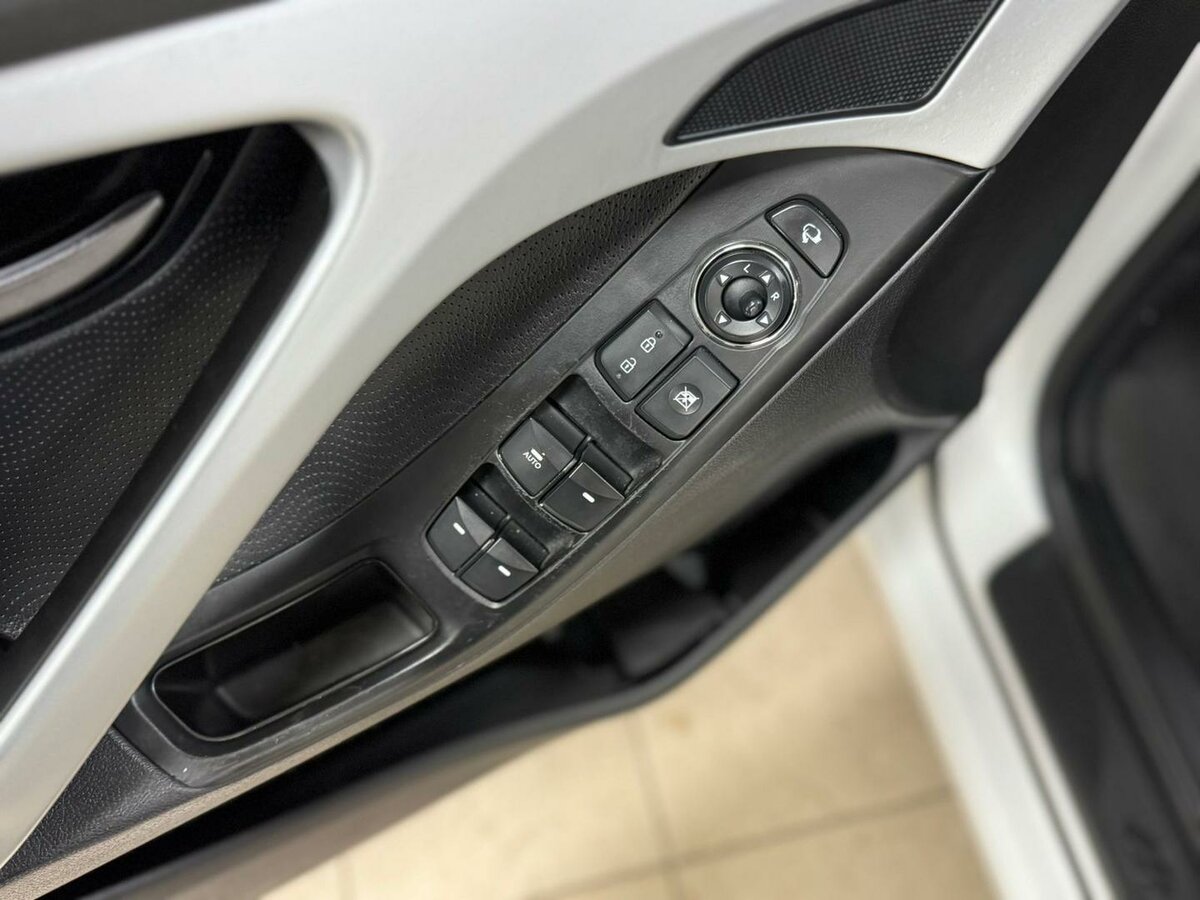Hyundai - Hyundai Avante V, 2012