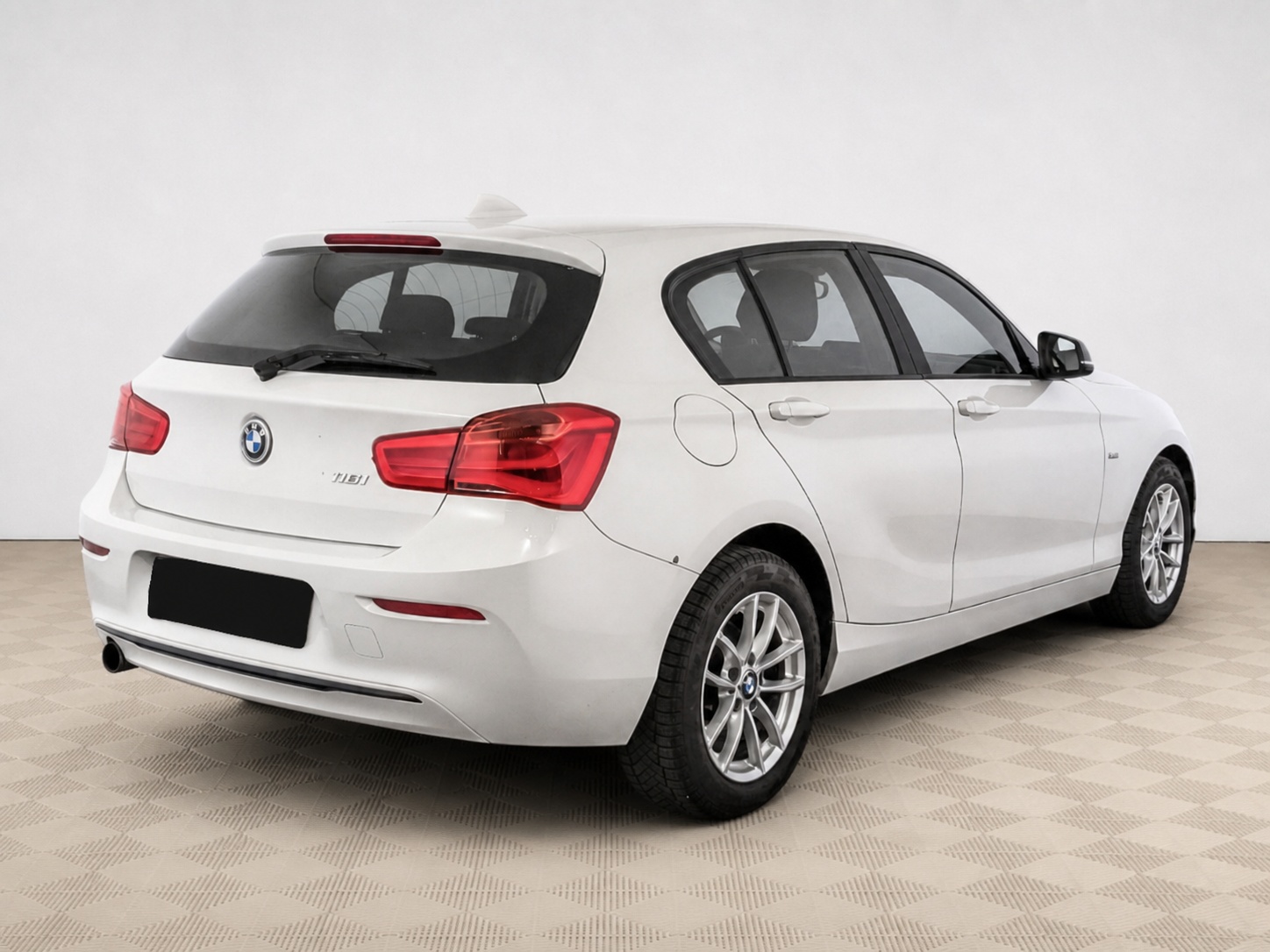 BMW - BMW 1 серии 118i II (F20/F21) Рестайлинг, 2015