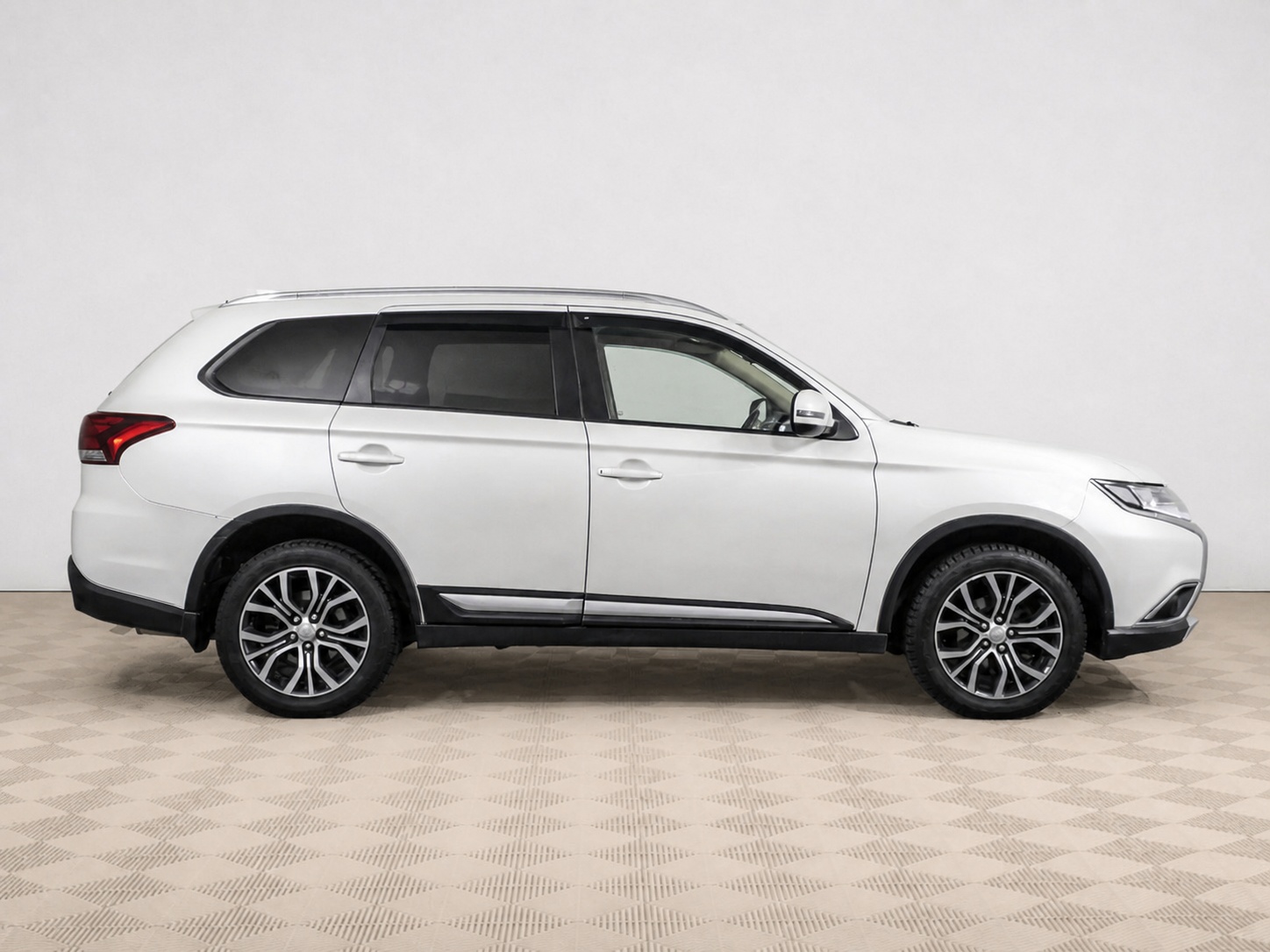 Mitsubishi - Mitsubishi Outlander III Рестайлинг 2, 2017