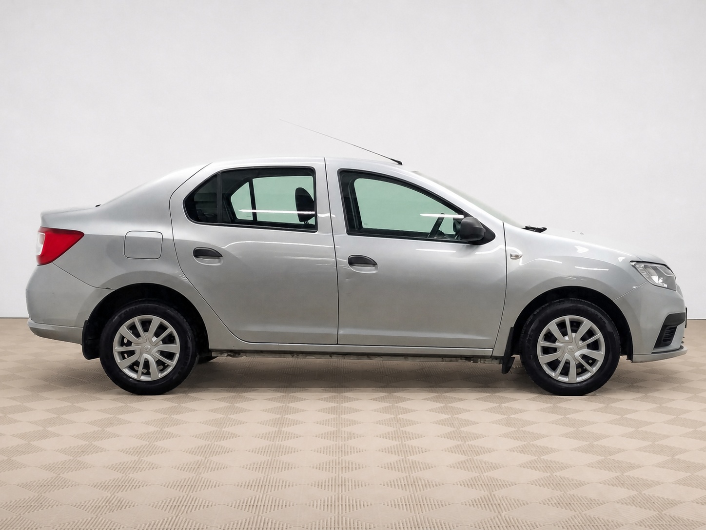 Renault - Renault Logan, 2021