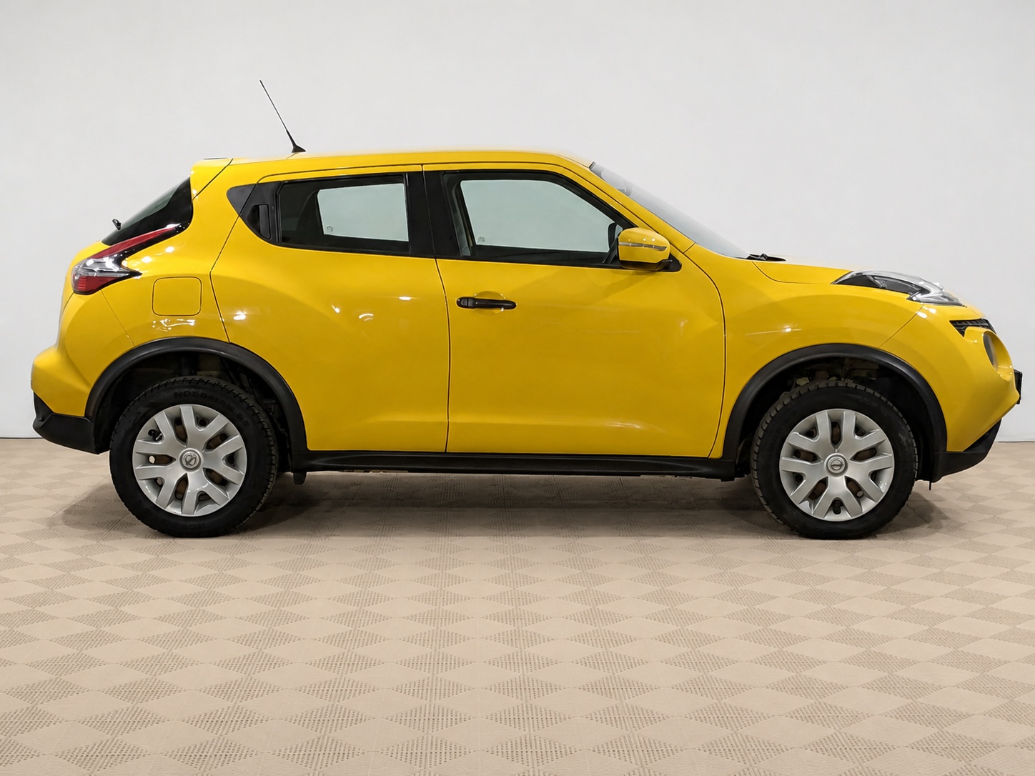 Nissan - Nissan Juke, 2015