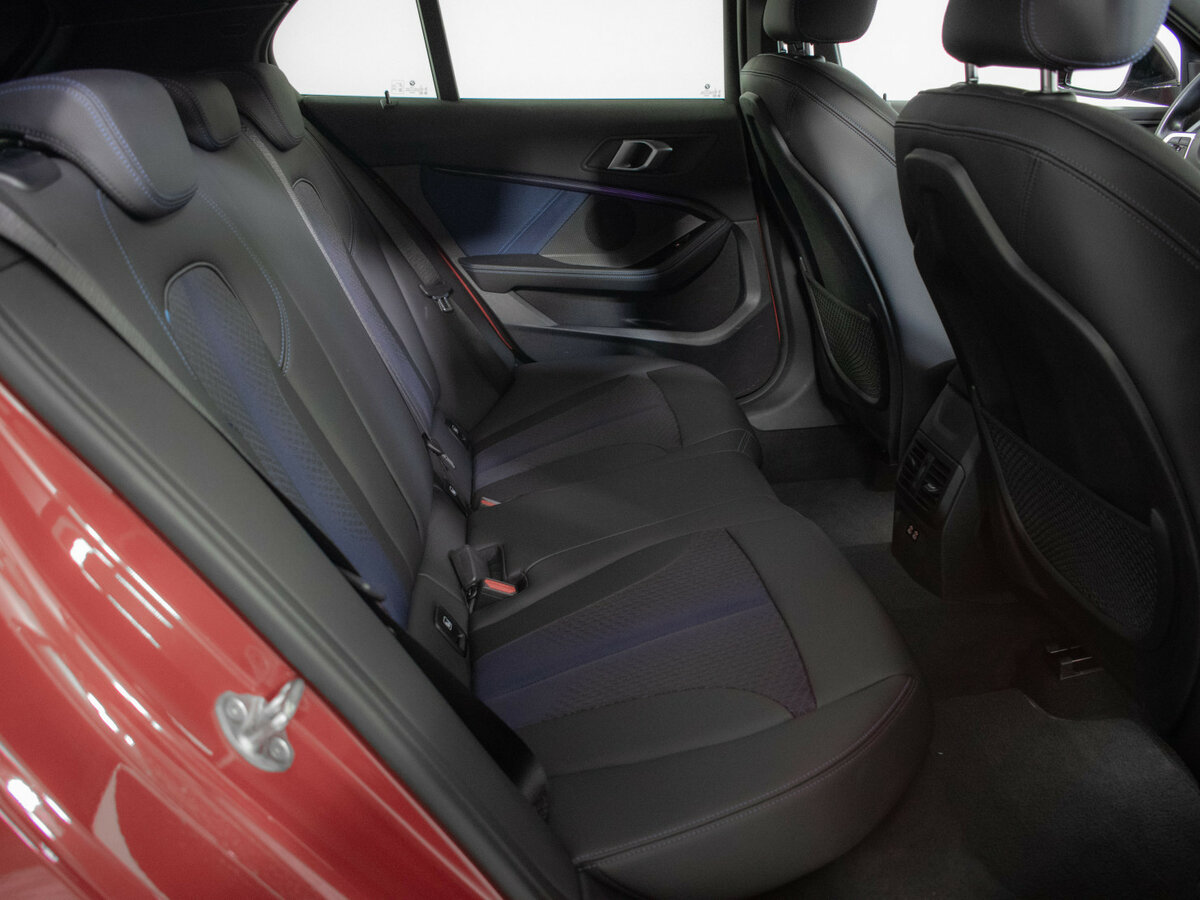 BMW - BMW 1 серии 118i III (F40), 2021