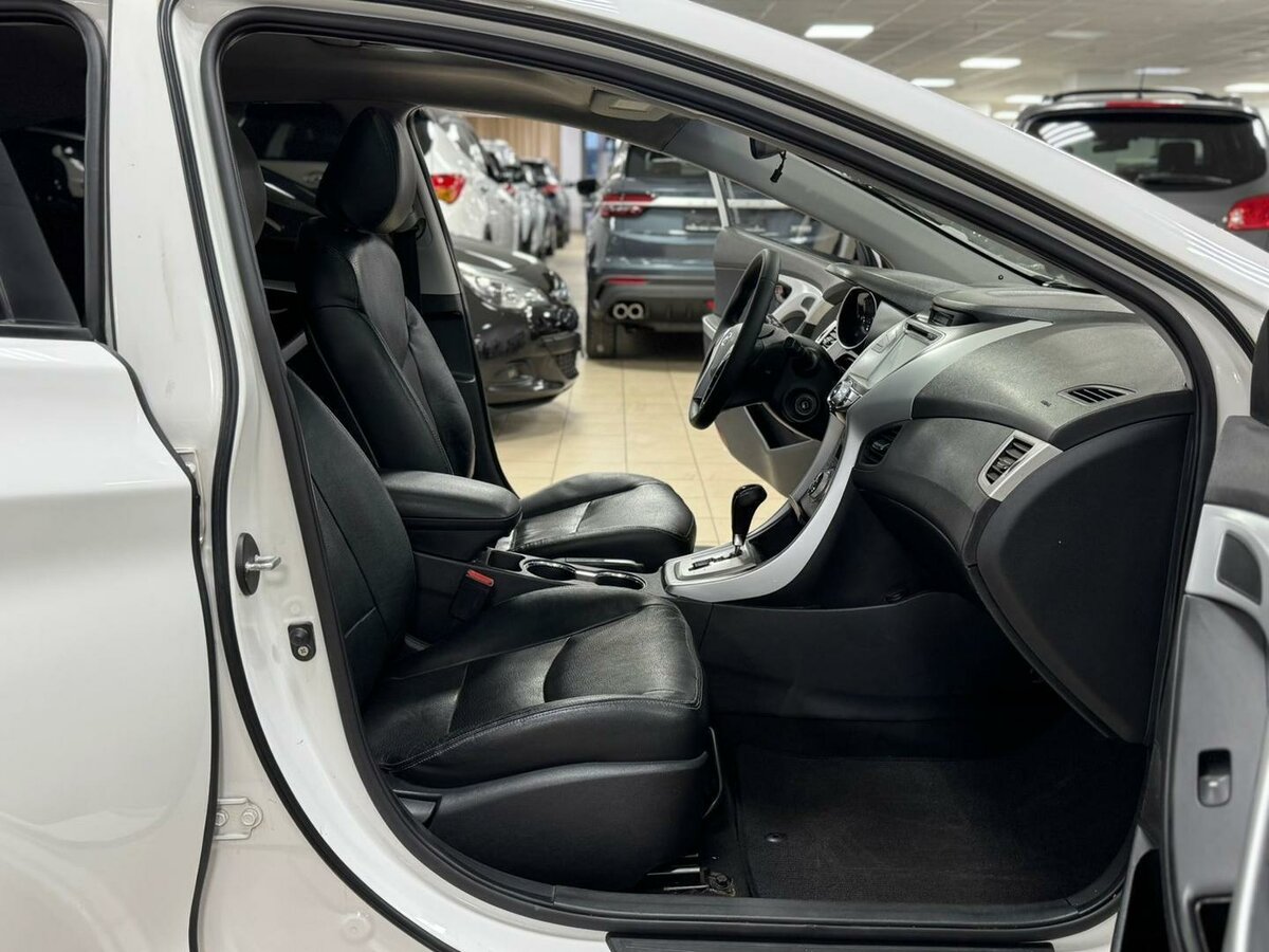 Hyundai - Hyundai Avante V, 2012
