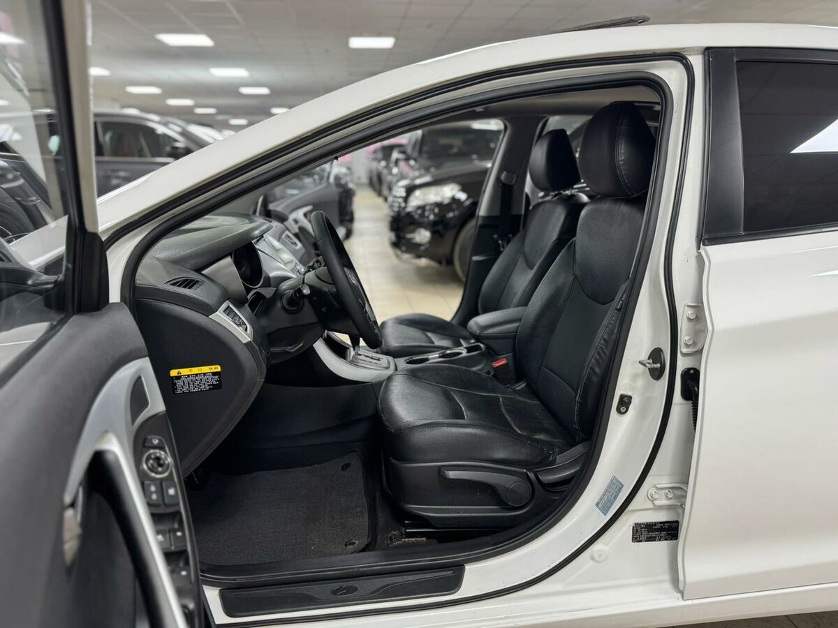 Hyundai - Hyundai Avante V, 2012