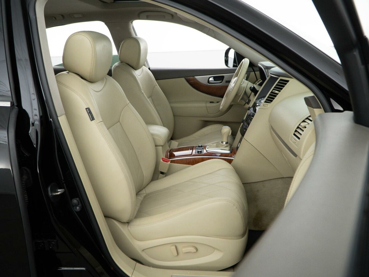 Infiniti - Infiniti QX70, 2015