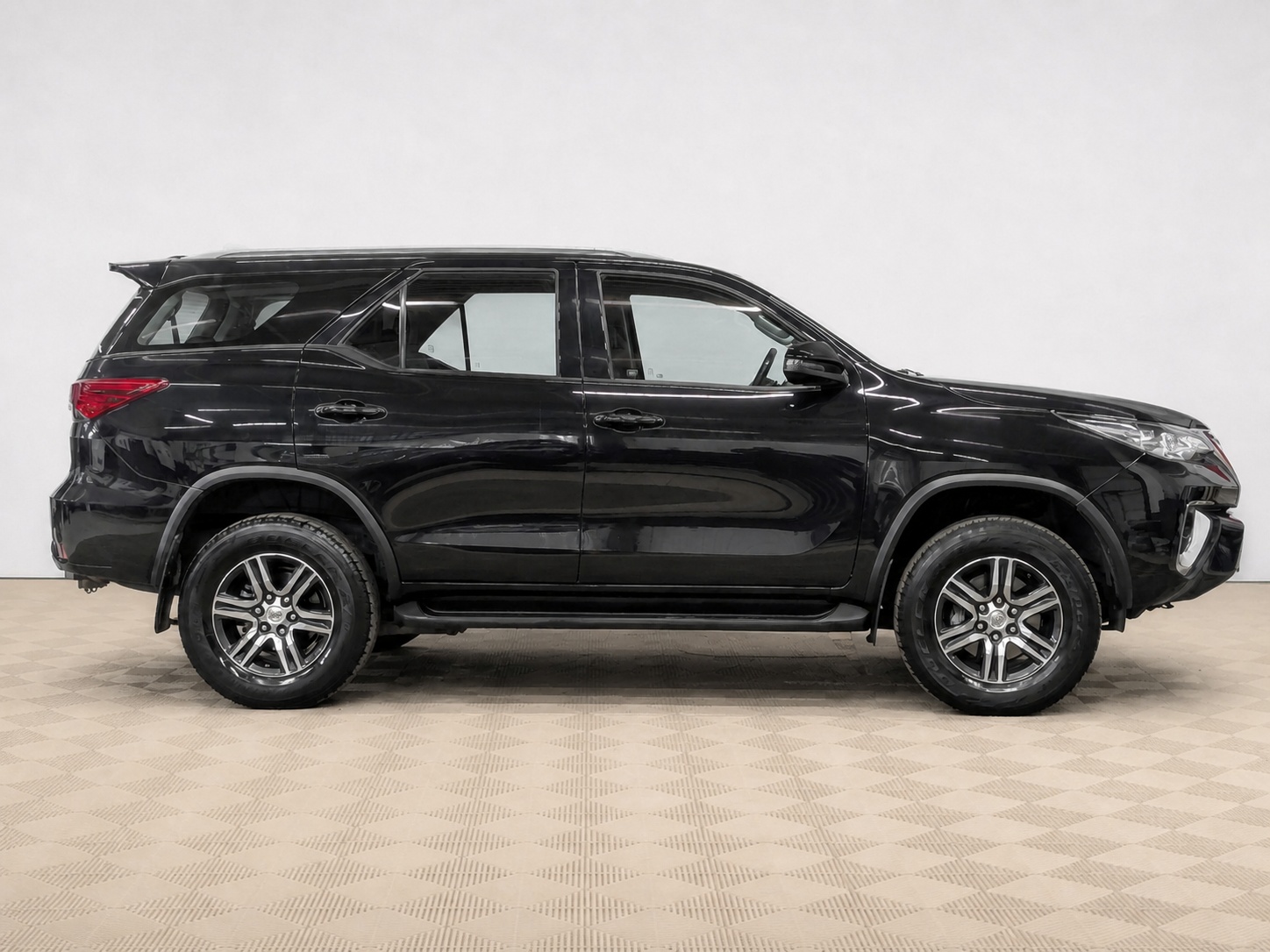 Toyota - Toyota Fortuner, 2019
