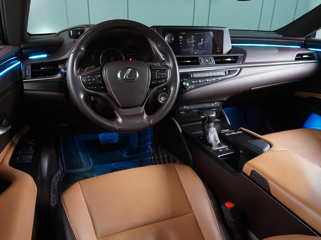 Lexus - Lexus ES VII, 2018 г.