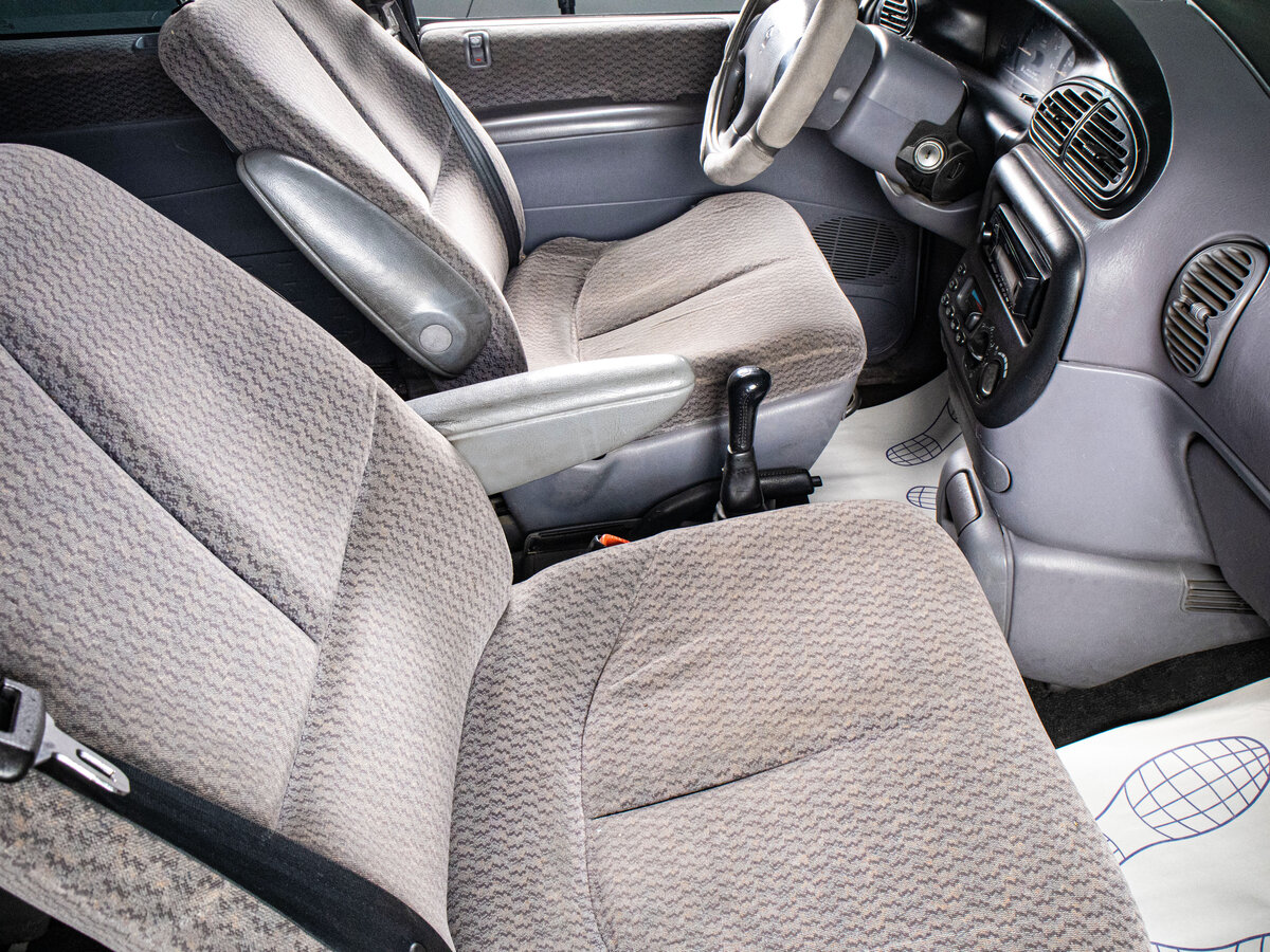 Chrysler - Chrysler Voyager III, 2000