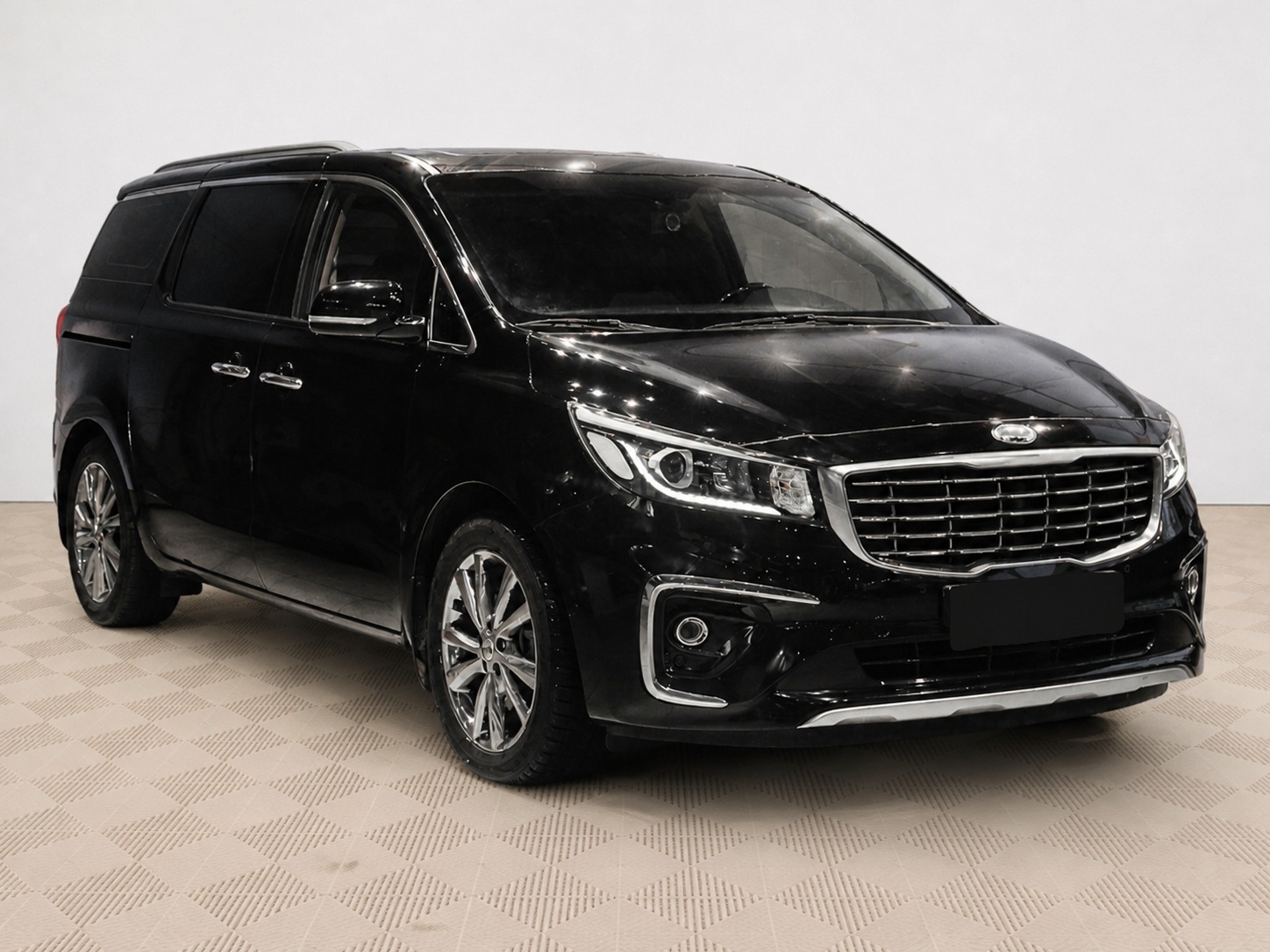 Kia - Kia Carnival III, 2019