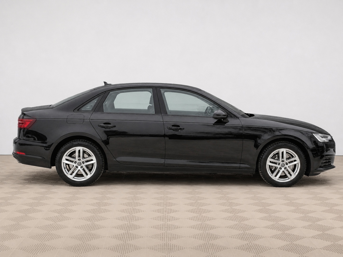 Audi - Audi A4, 2019