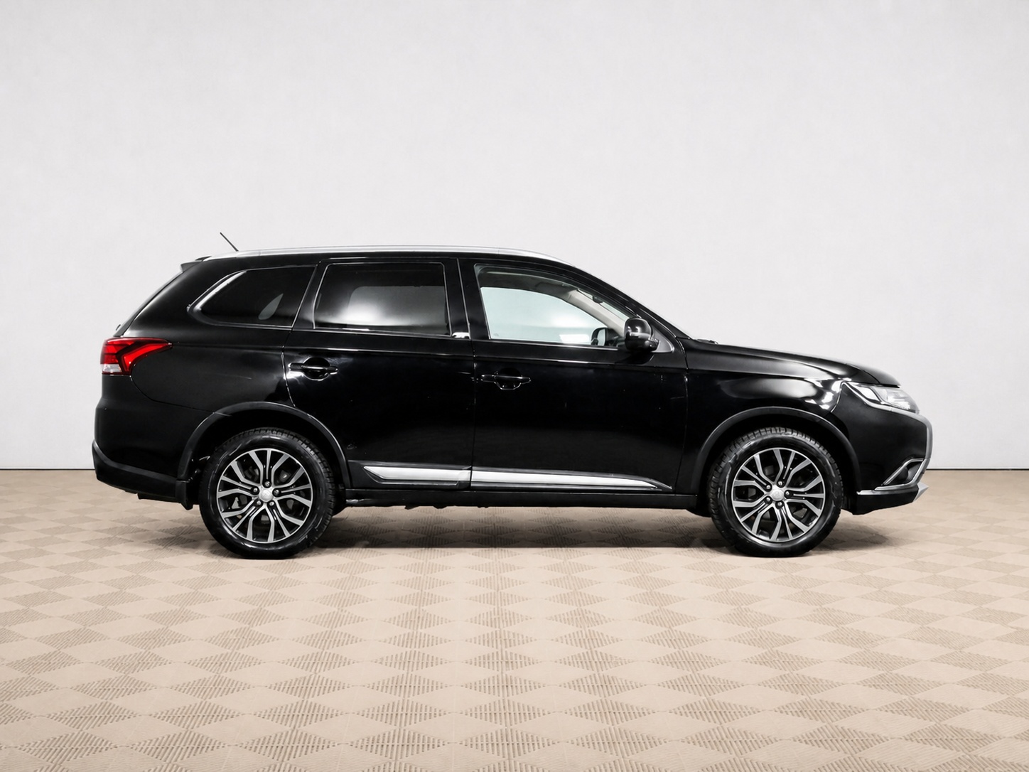 Mitsubishi - Mitsubishi Outlander III Рестайлинг 2, 2015