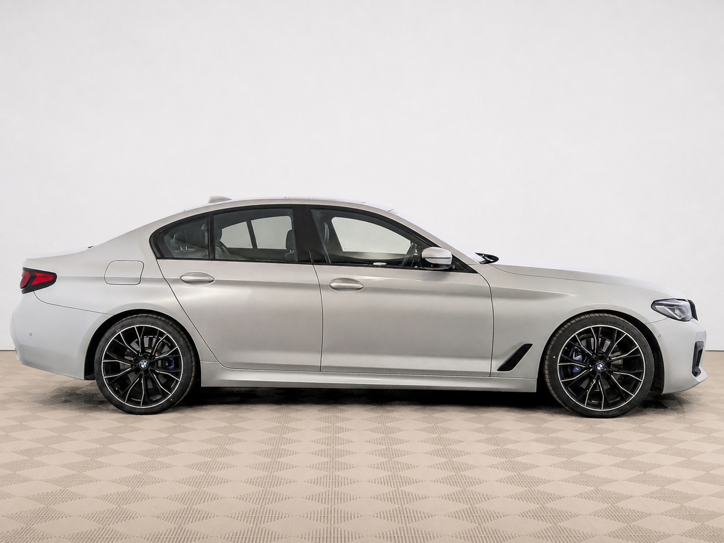 BMW - BMW 5 серии, 2022