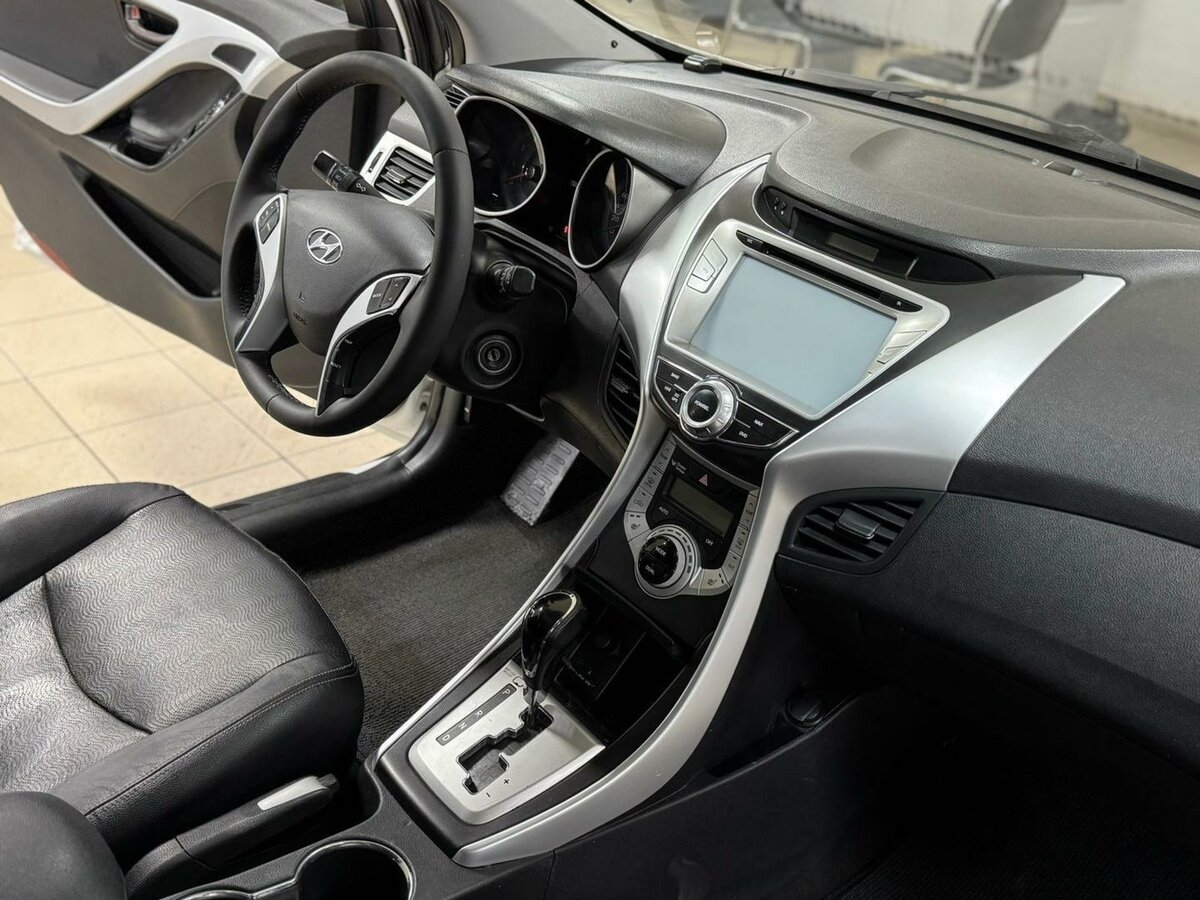 Hyundai - Hyundai Avante V, 2012