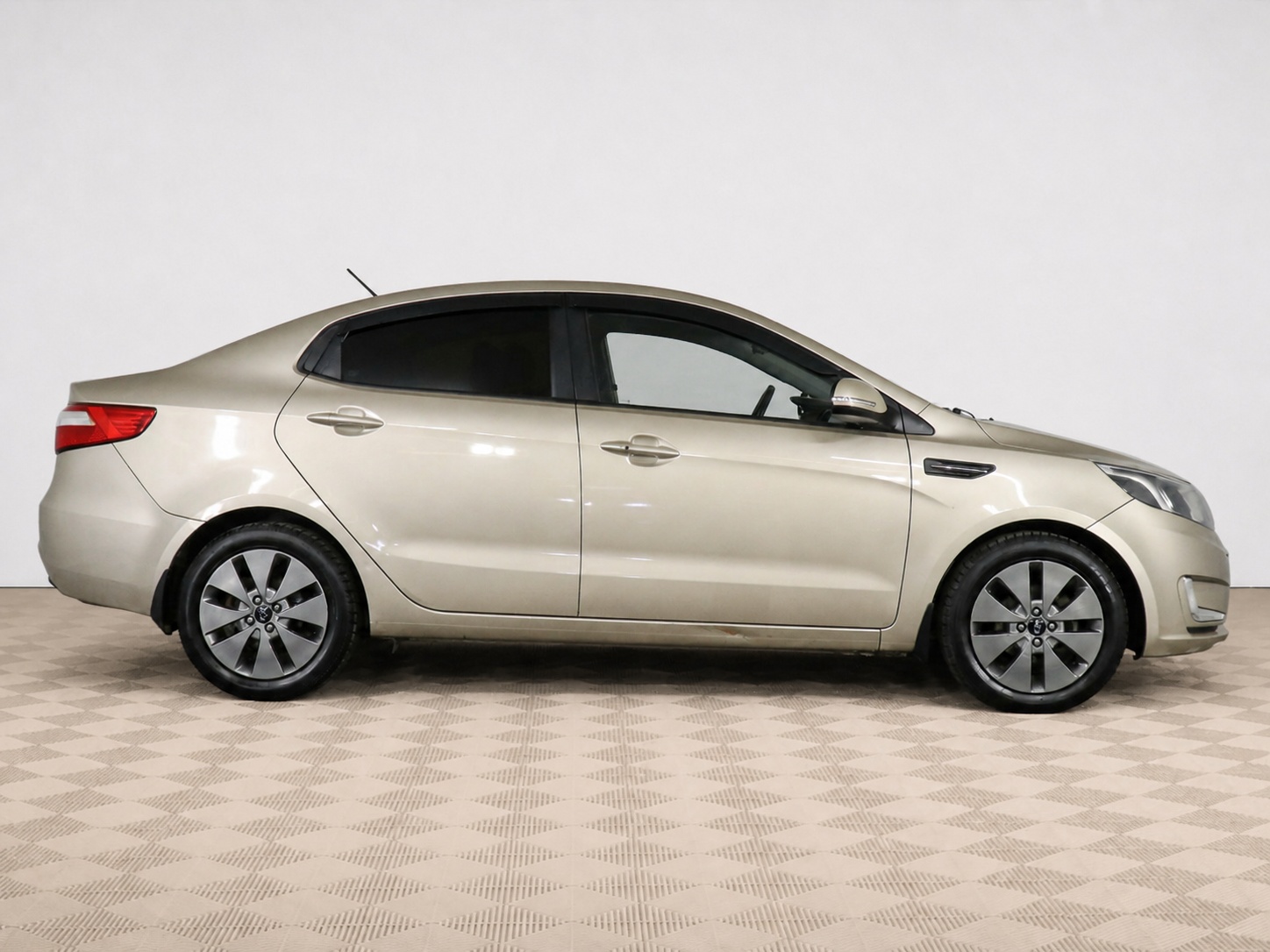 Kia - Kia Rio 6-speed III, 2014