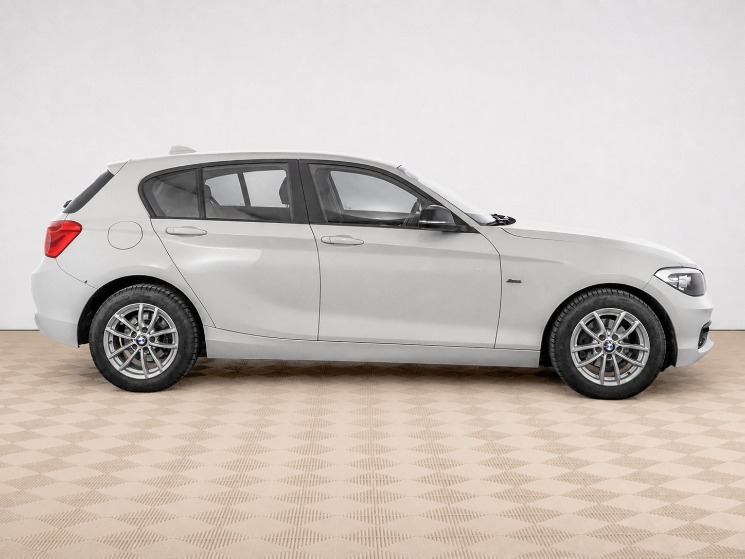 BMW - BMW 1 серии 118i II (F20/F21) Рестайлинг, 2015
