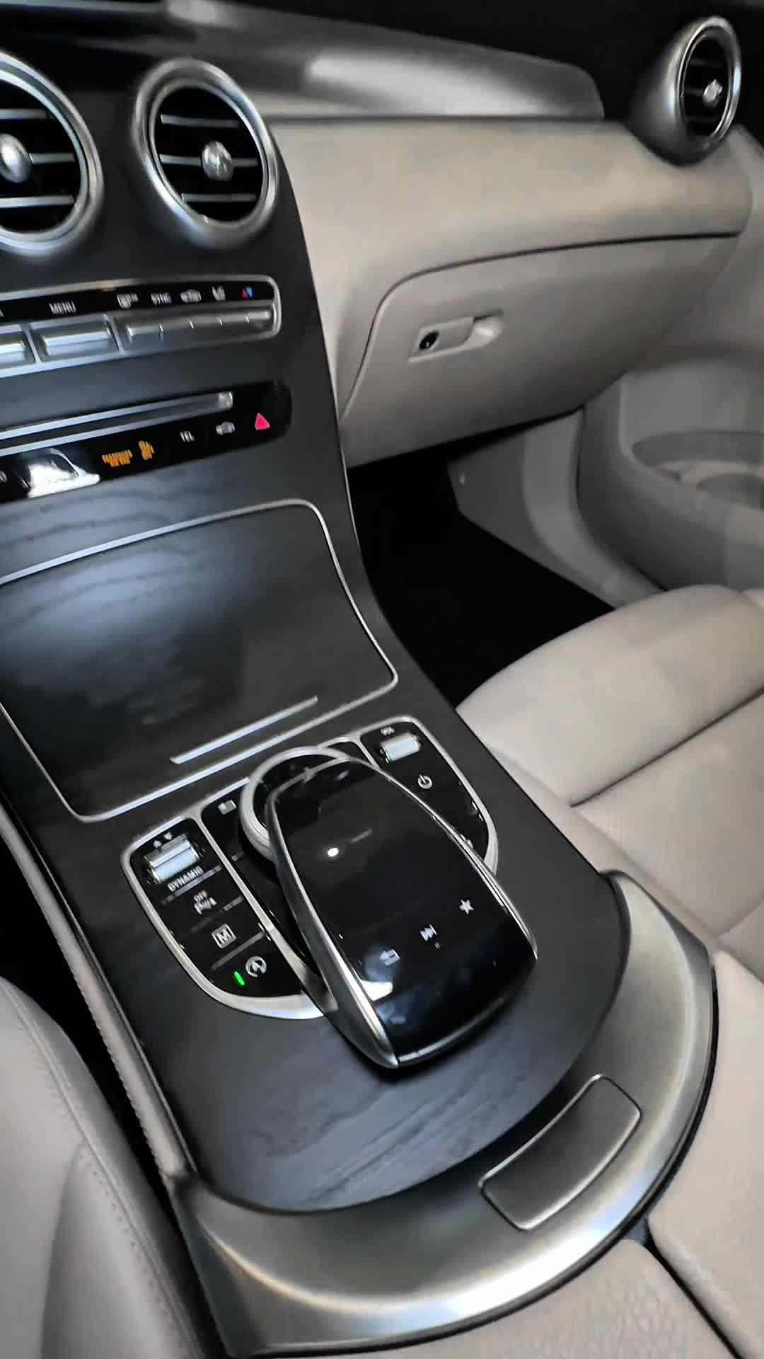 Mercedes-Benz - Mercedes-Benz GLC, 2017