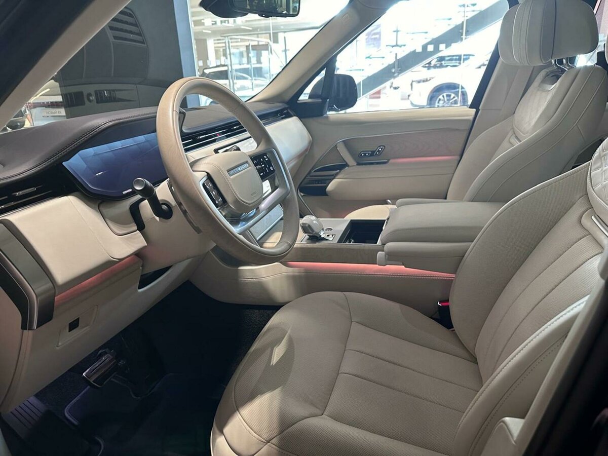 Land Rover - Land Rover Range Rover P615 MHEV V, 2023