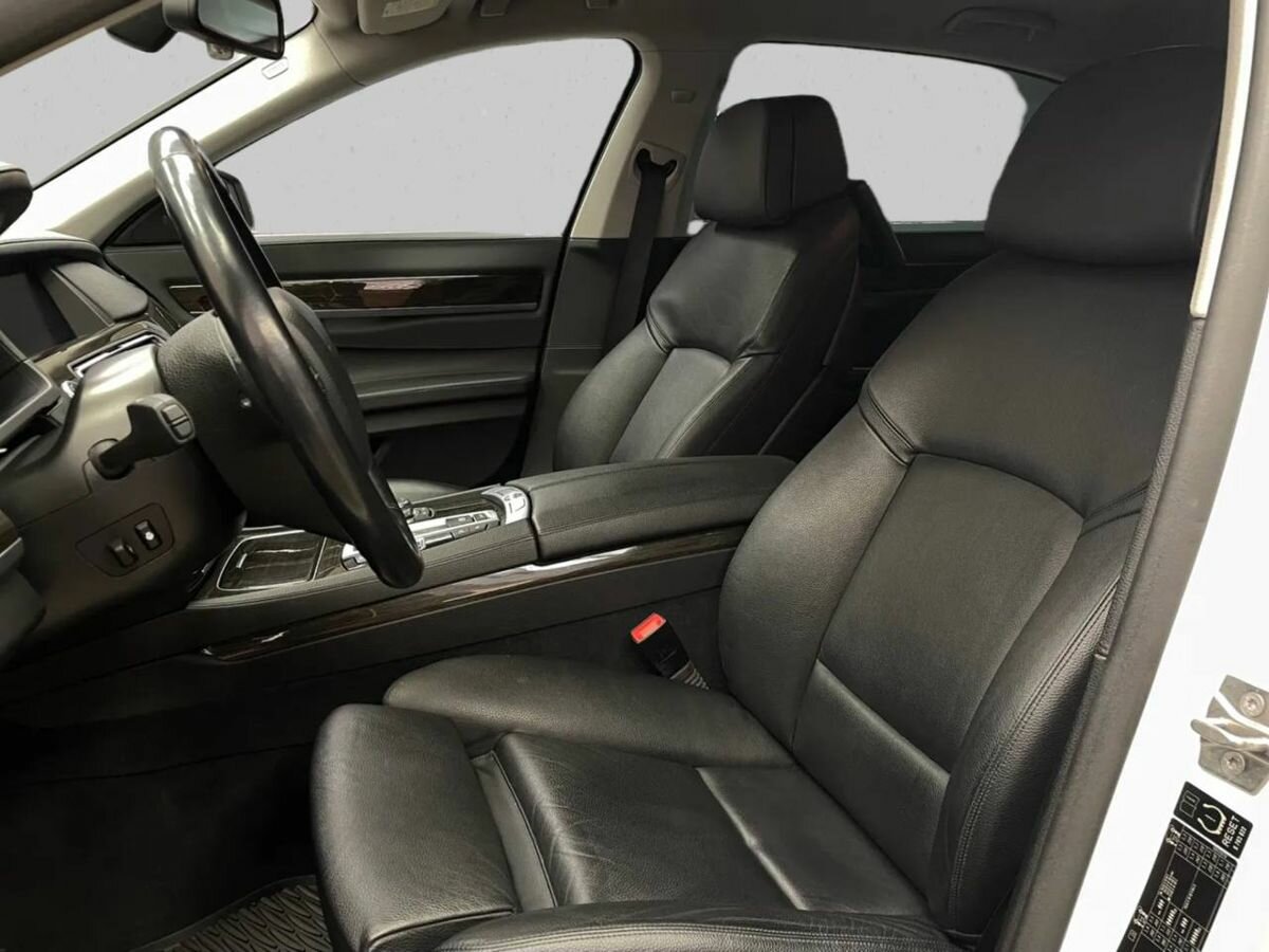 BMW - BMW 7 серии Long 740Li xDrive V (F01/F02/F04) Рестайлинг, 2012