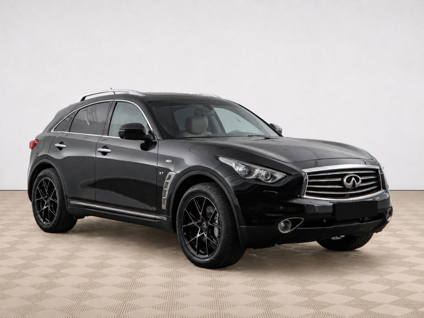 Infiniti - Infiniti QX70, 2015