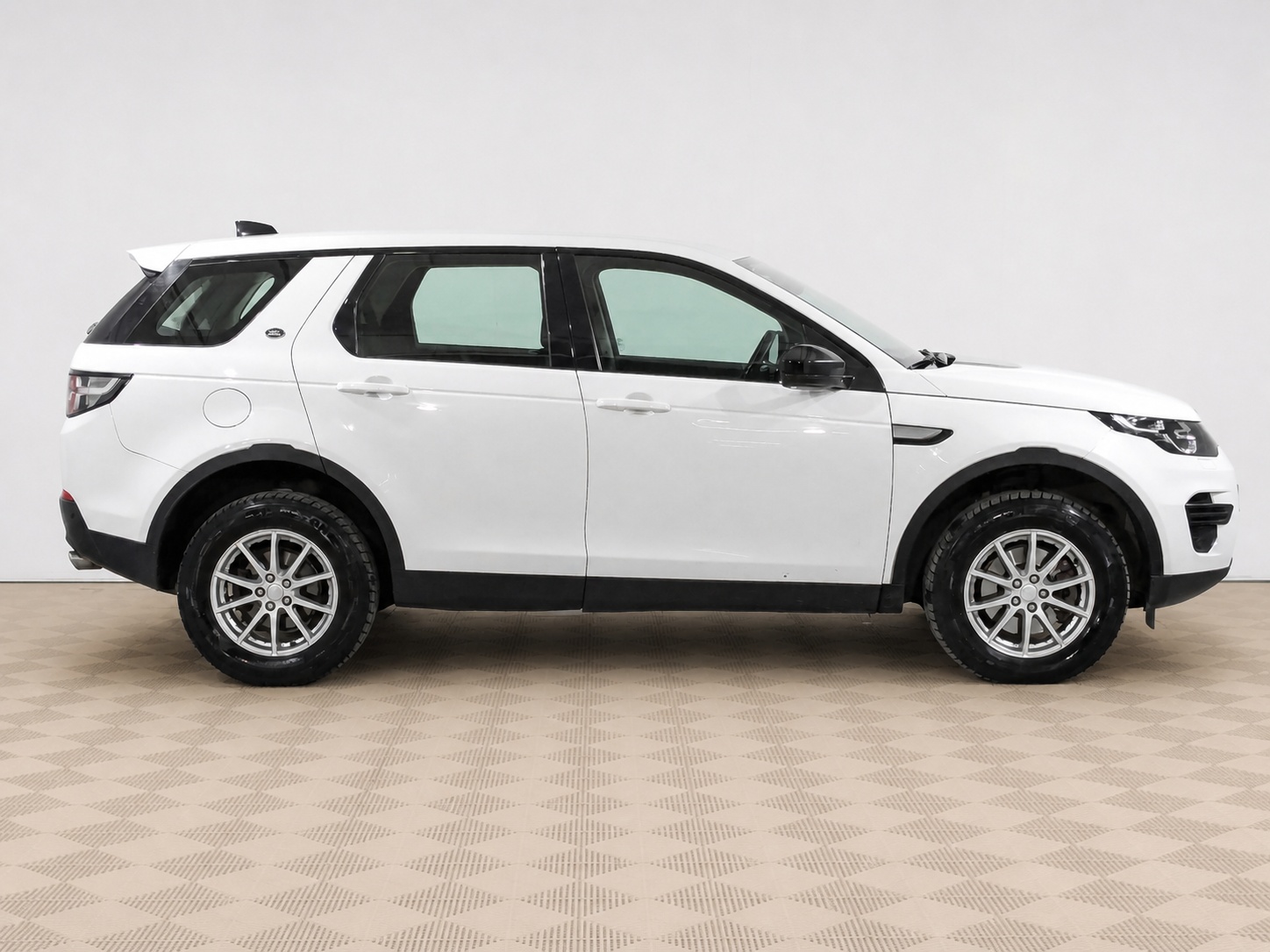 Land Rover - Land Rover Discovery Sport, 2018