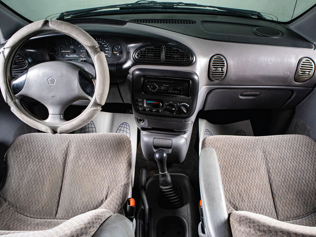Chrysler - Chrysler Voyager III, 2000