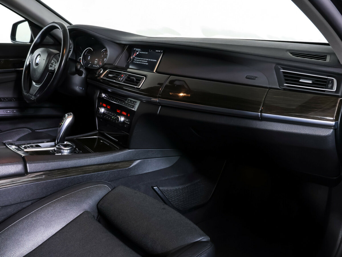 BMW - BMW 7 серии Long 740Li xDrive V (F01/F02/F04) Рестайлинг, 2014