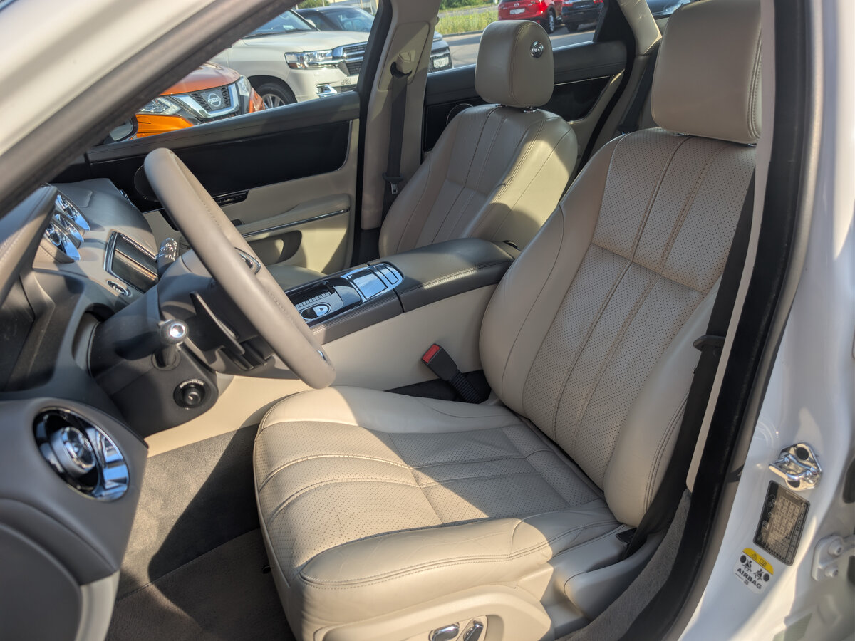 Jaguar - Jaguar XJ IV (X351), 2012