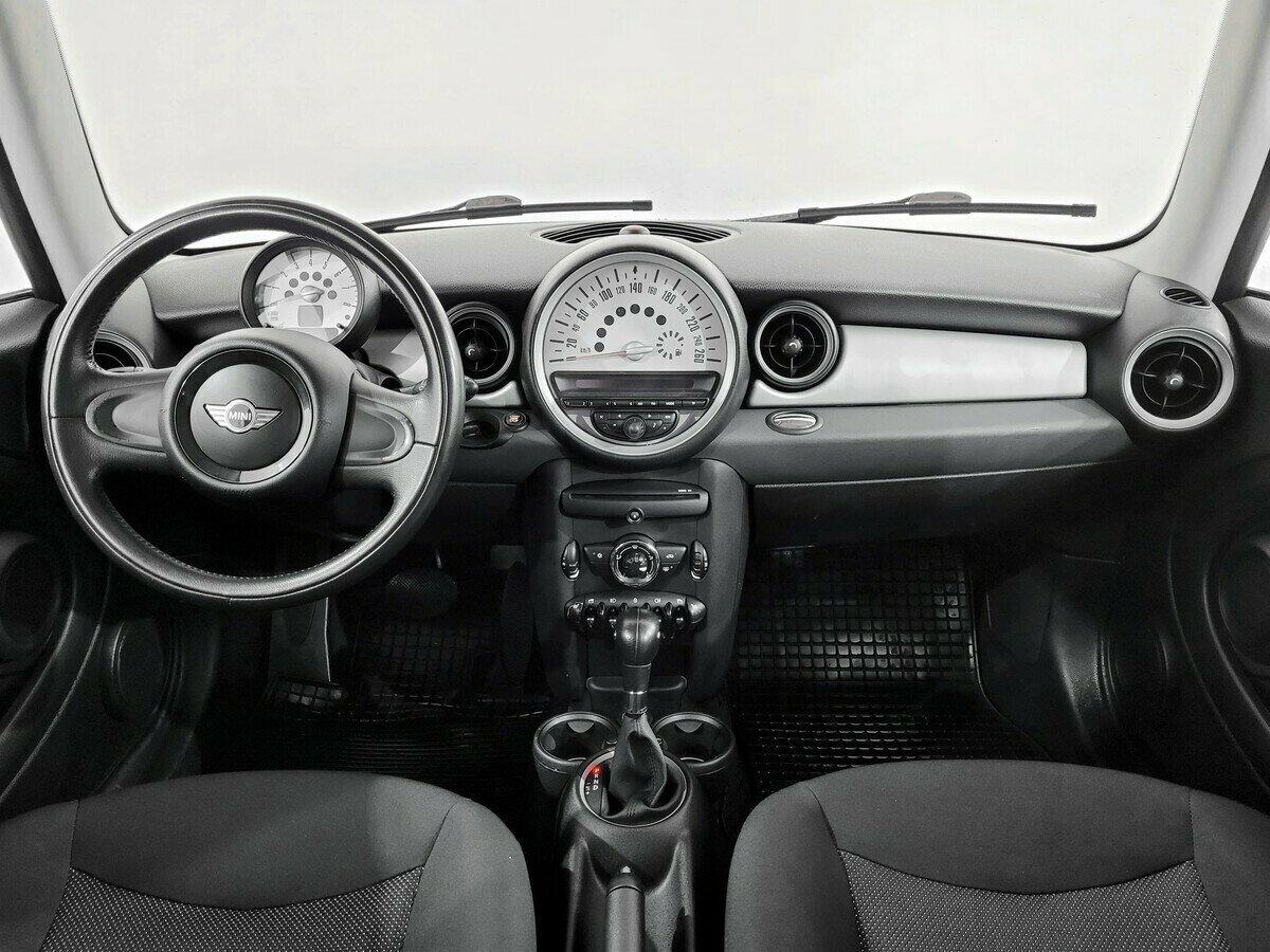Mini - Mini Hatch One II (R56) Рестайлинг, 2011