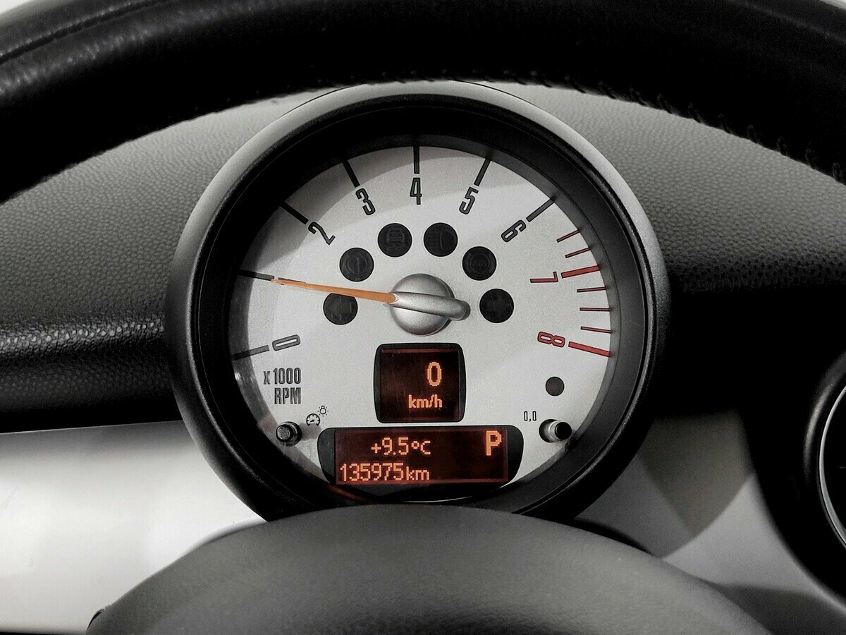 Mini - Mini Hatch One II (R56) Рестайлинг, 2011