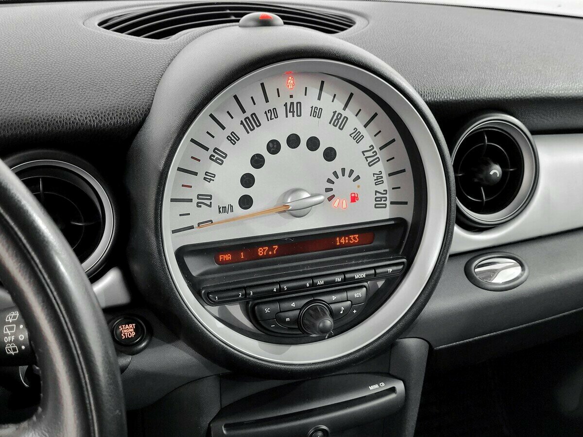 Mini - Mini Hatch One II (R56) Рестайлинг, 2011